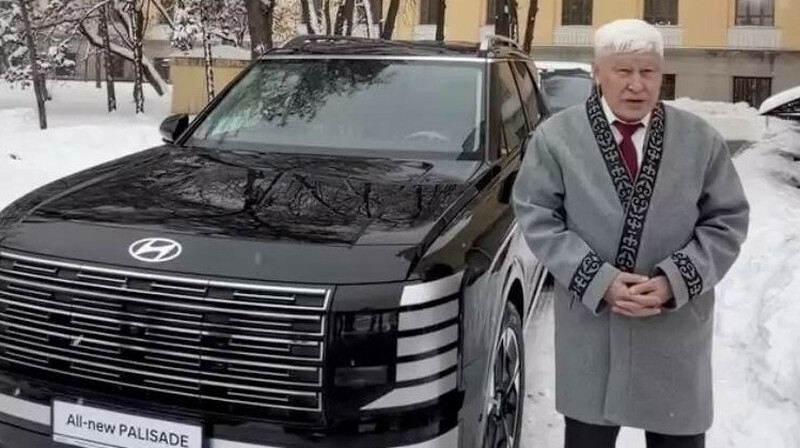 Танымал кәсіпкер академик Асқар Жұмаділдаевқа темір тұлпар мінгізді