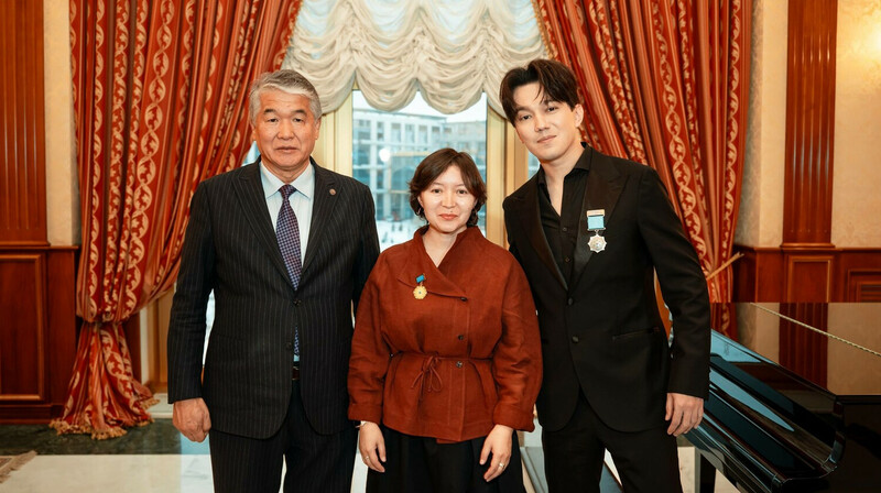 Димаш Құдайберген мен Самал Еслямова марапатталды