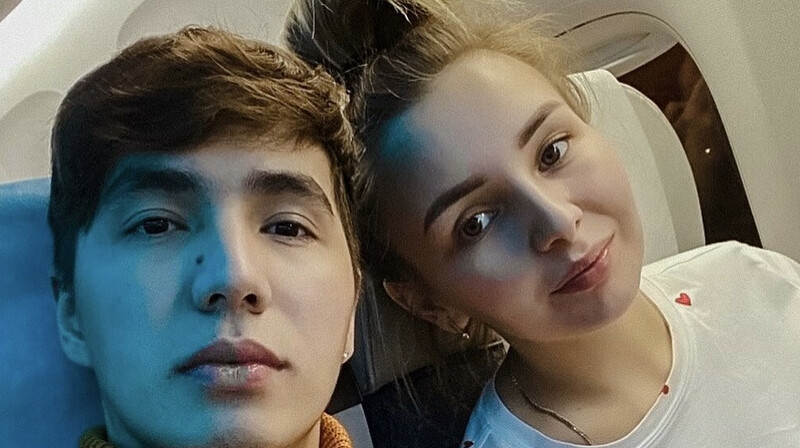 Блогер Жанәбіловтердің қылмыстық ісі бойынша сот отырысы басталды