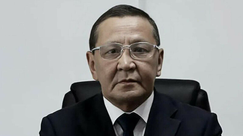 Кәмелет жасына толмаған қызды зорлады деп айыпталған шенеунік тергеу изоляторында көз жұмды