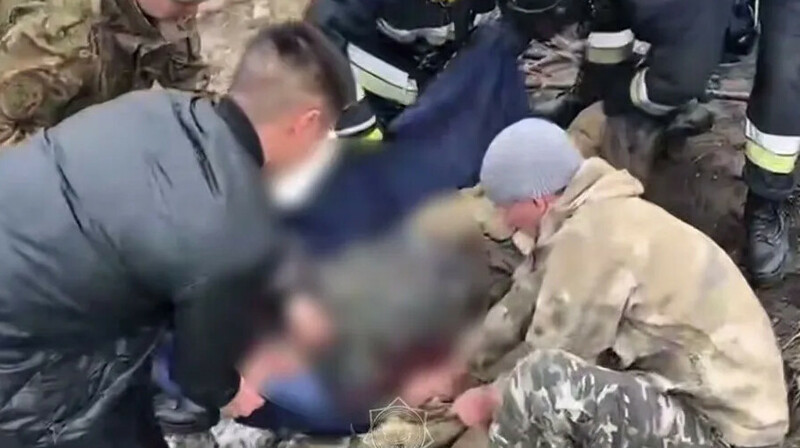 ШҚО-да кәріз құдығына түскен 3 жұмысшы уланып қалды