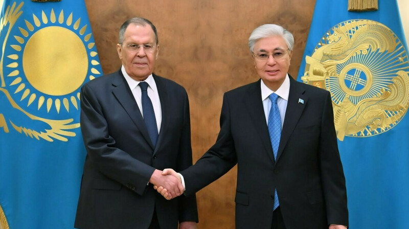Тоқаев Ресейдің сыртқы істер министрі Лавровпен кездесті