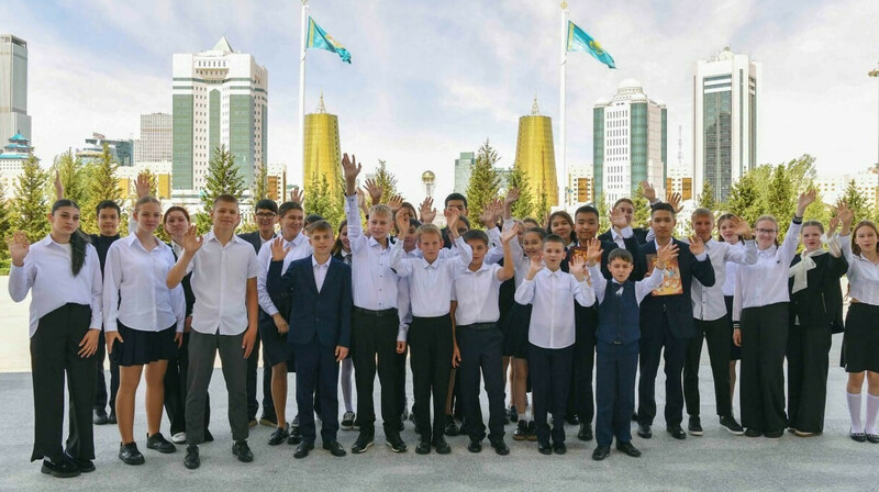 Еліміздің әр өңірінен келген оқушылар Ақорданы аралады