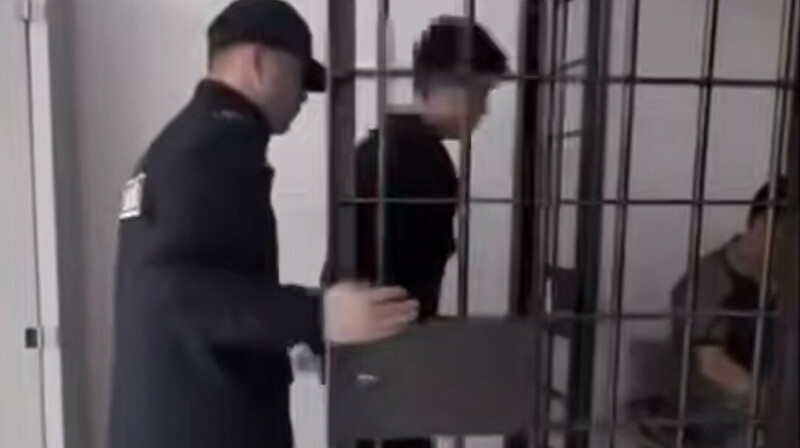 Ұрыс кезінде әйелін ұрған ер адам 25 күнге қамалды